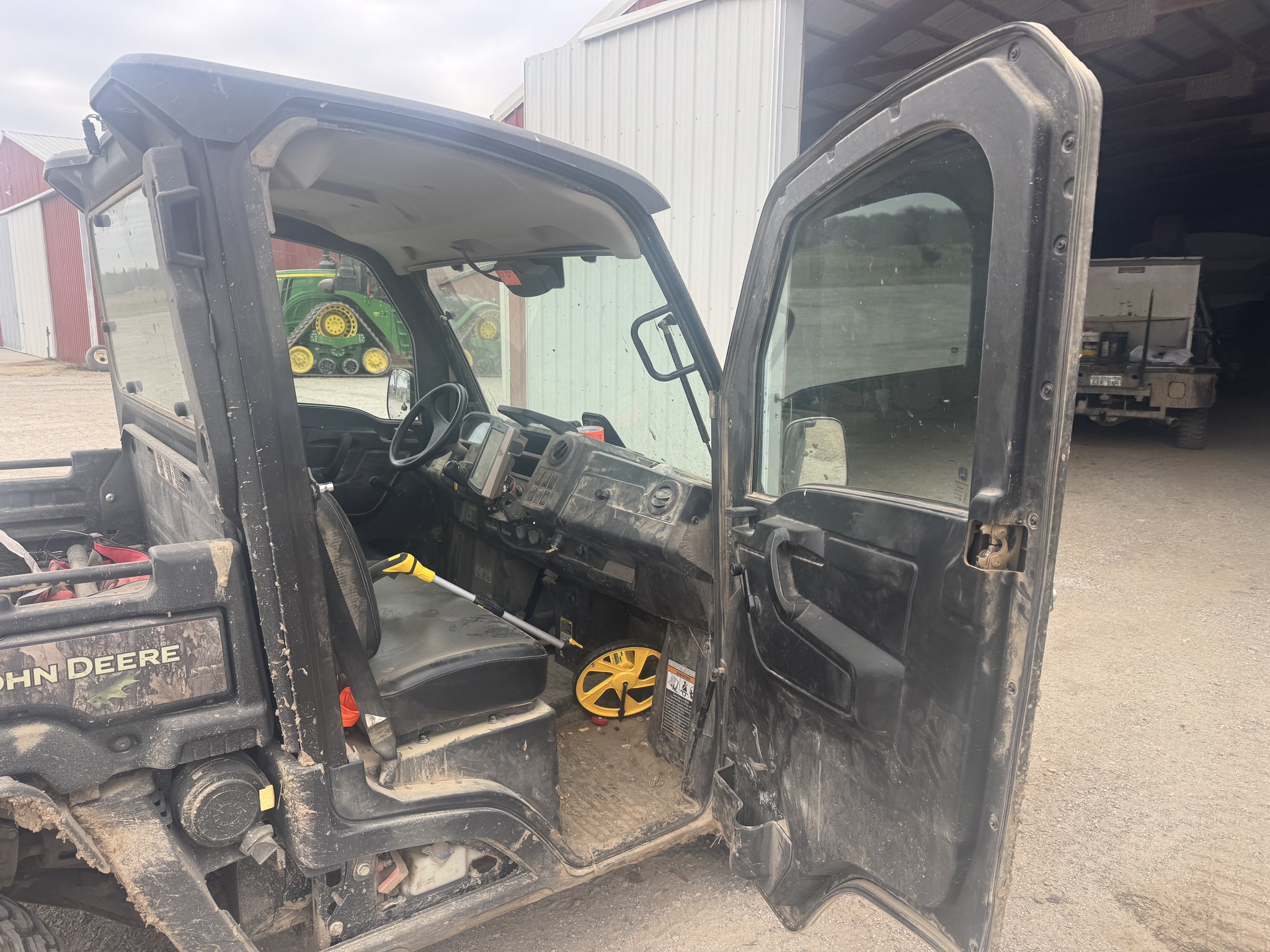  2023 John Deere XUV 835M at Heritage Tractor in Joplin, MO