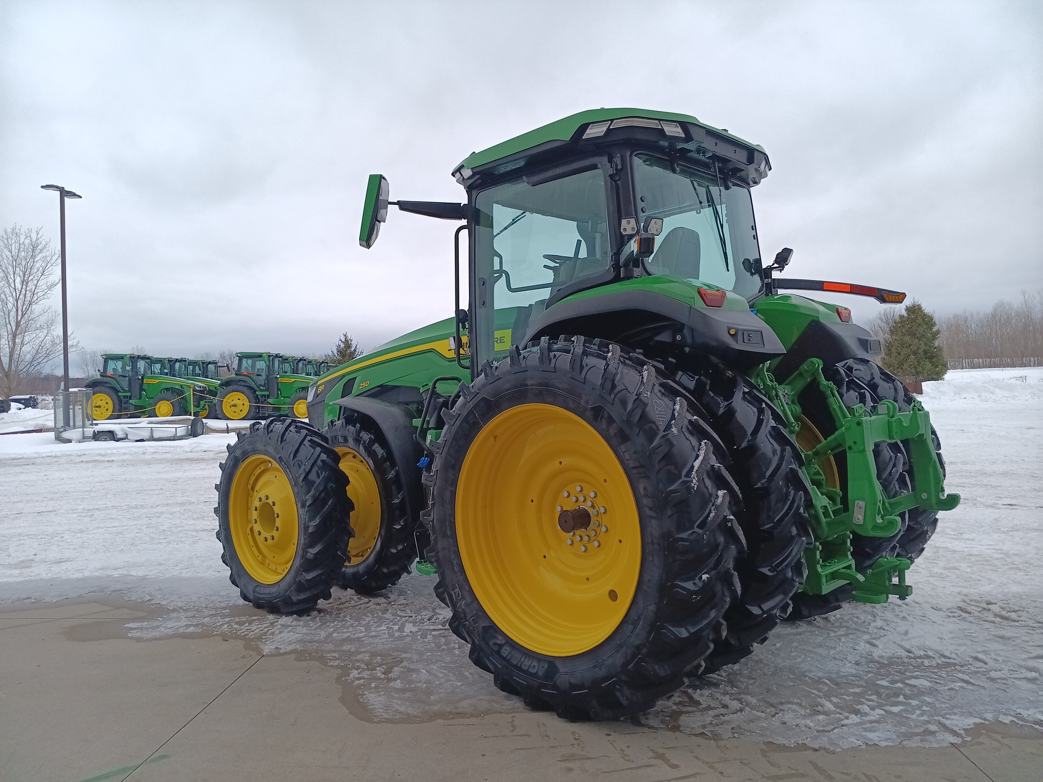 2024 John Deere 8R 250 Image 5