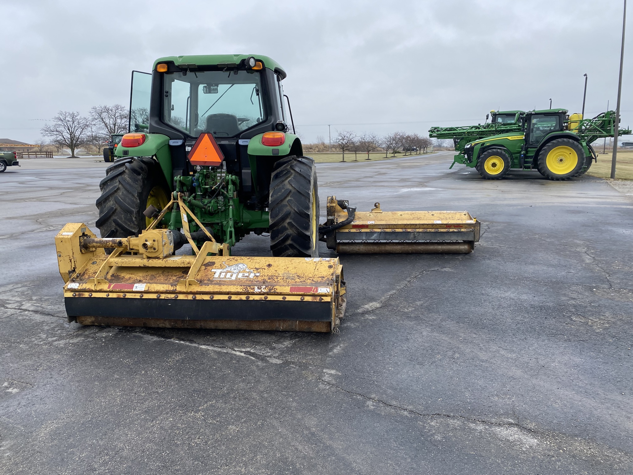 2011 John Deere 6330 Premium Image 17