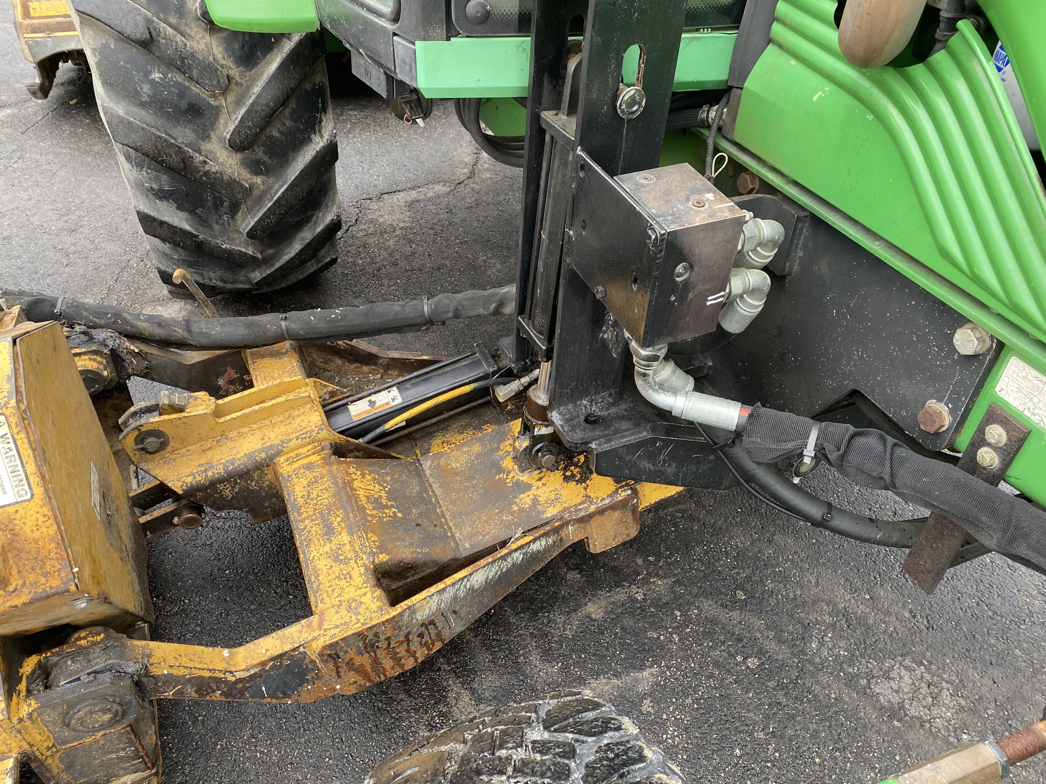 2011 John Deere 6330 Premium Image 19