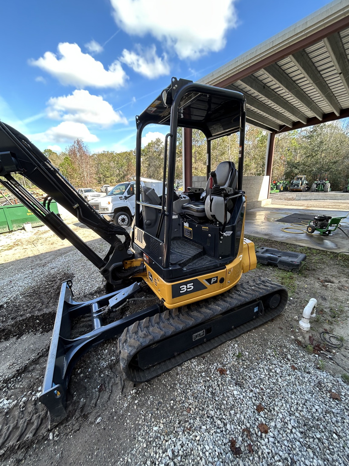 2024 John Deere 35 P Image 1