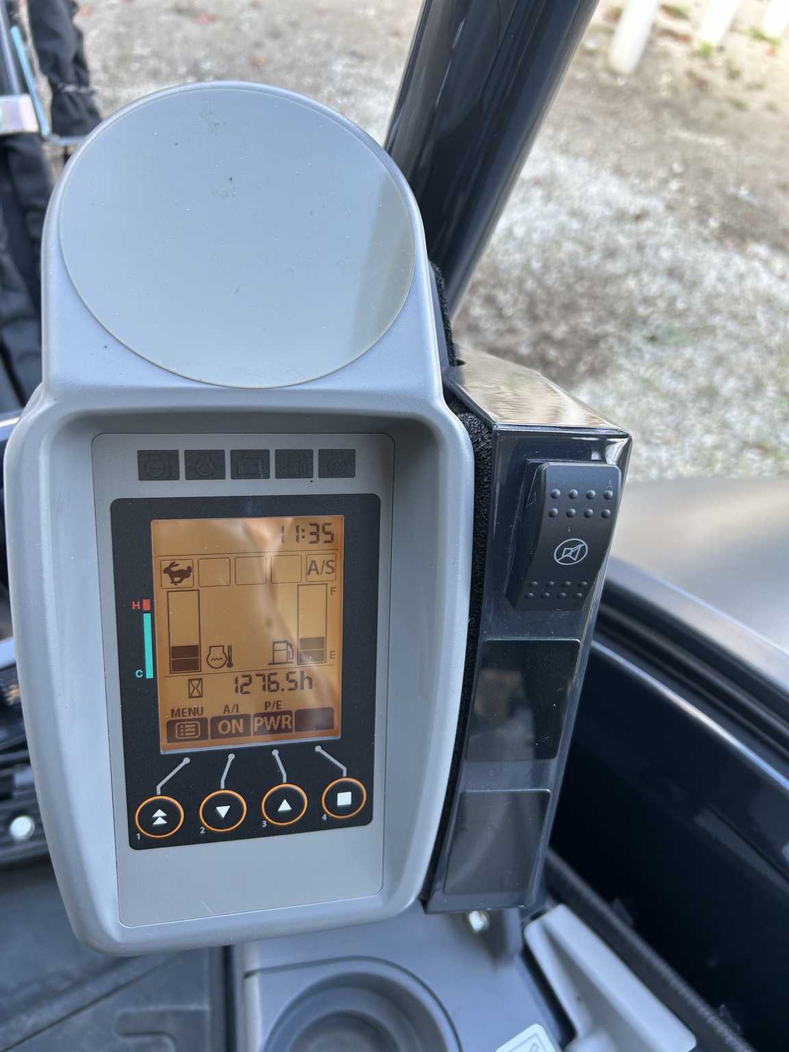 2024 John Deere 35 P Image 6