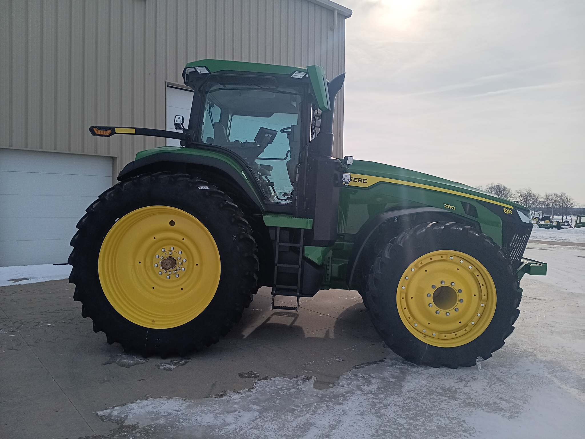2024 John Deere 8R 280 Image 2