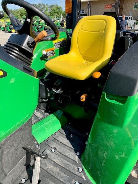 2025 John Deere 4044M Image 3