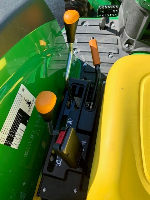 2025 John Deere 4044M Image 5