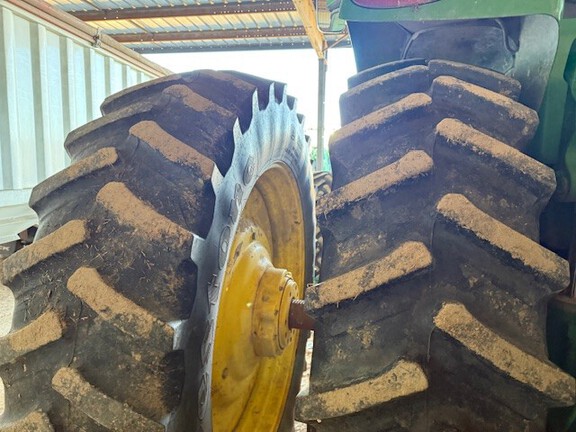 Photo of 2016 John Deere 8320R