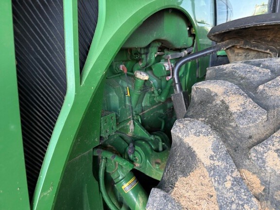 Photo of 2016 John Deere 8320R