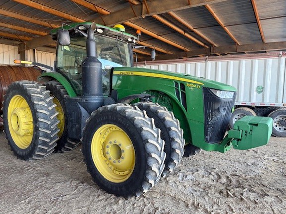 Photo of 2016 John Deere 8320R