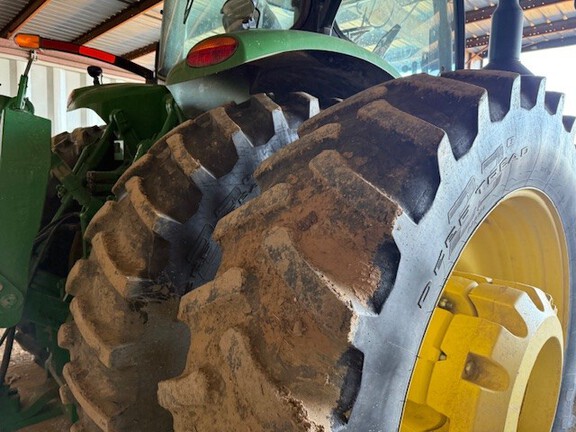 Photo of 2016 John Deere 8320R