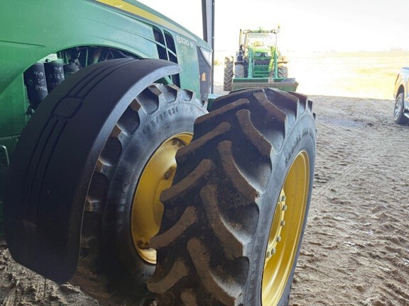 Photo of 2016 John Deere 8320R