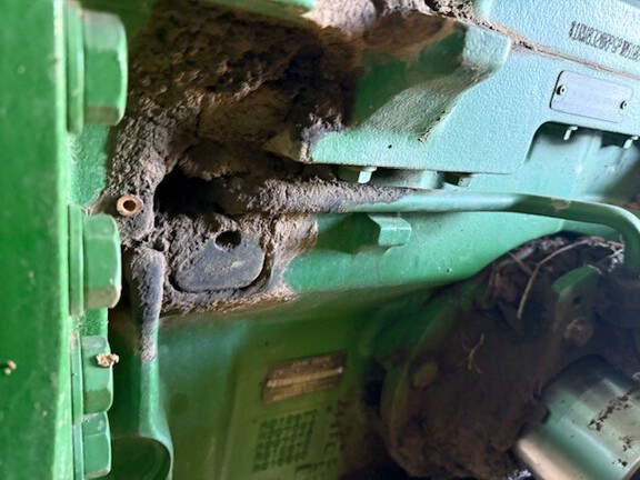 Photo of 2016 John Deere 8320R