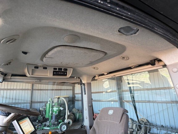 Photo of 2016 John Deere 8320R