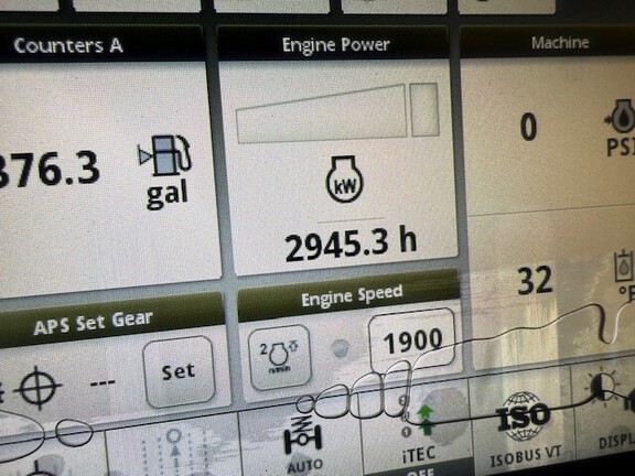 Photo of 2016 John Deere 8320R