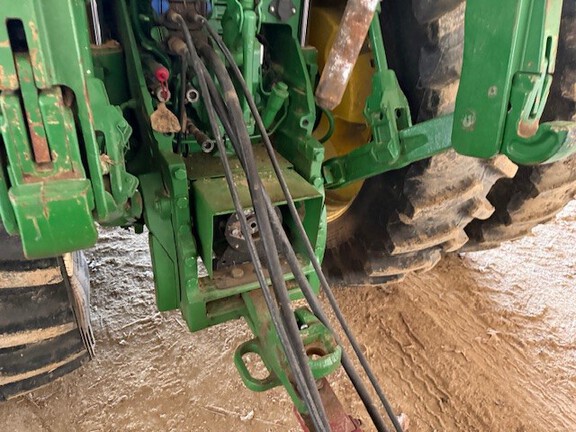 Photo of 2016 John Deere 8320R