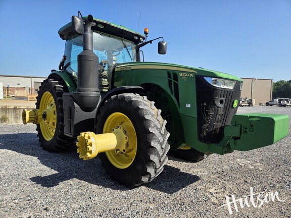 Photo of 2016 John Deere 8320R