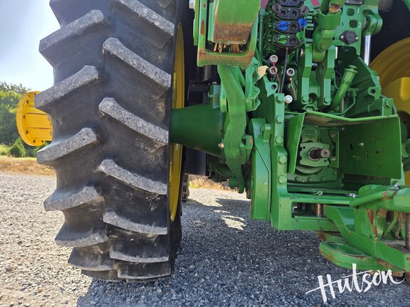 Photo of 2016 John Deere 8320R