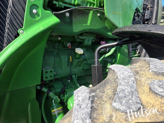 Photo of 2016 John Deere 8320R