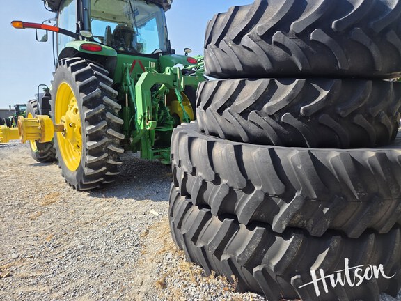 Photo of 2016 John Deere 8320R