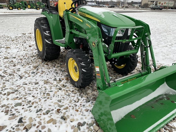 Photo of 2025 John Deere 3038E