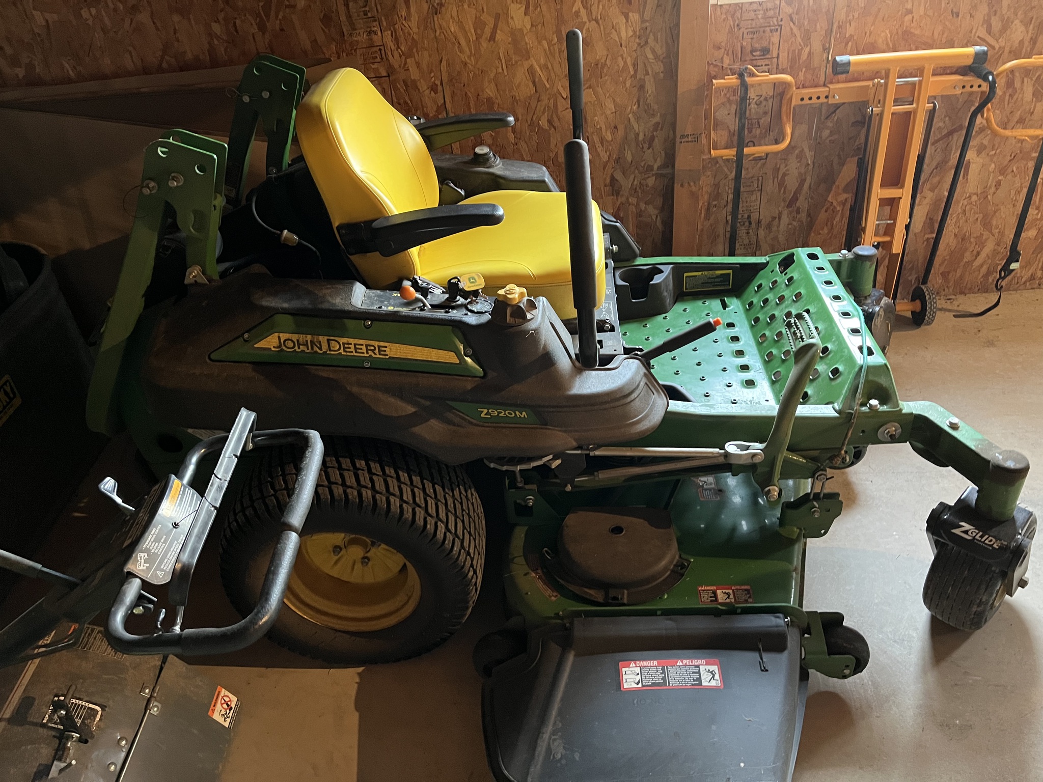 2018 John Deere Z920M Image 3
