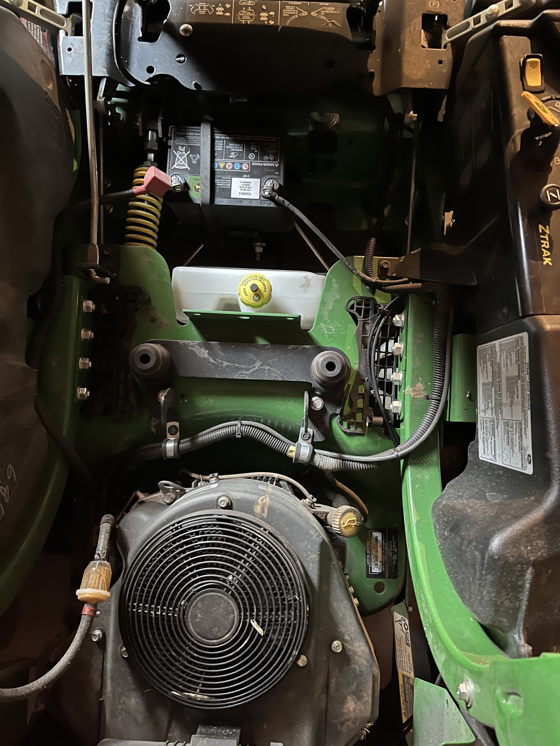2018 John Deere Z920M Image 10