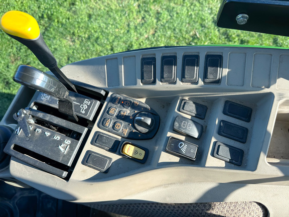 2024 John-Deere 3046R