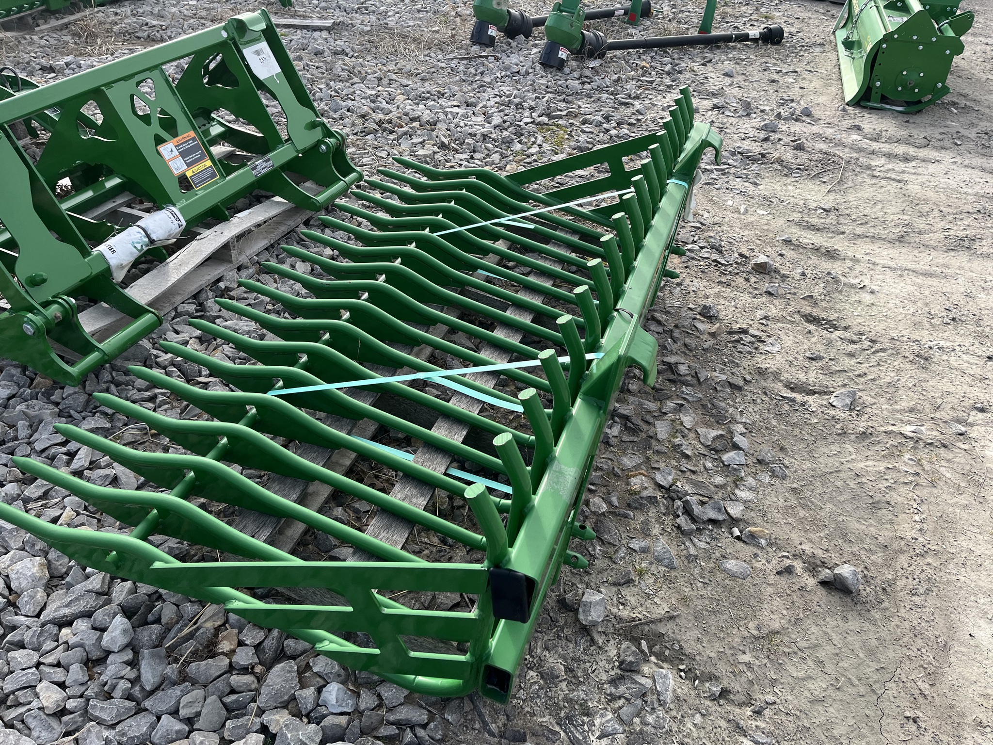  2021 Frontier AR10E-75 ROCK BKT 300X/CX/4&500-xf at Heritage Tractor in Pittsburg, KS