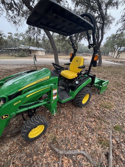 2021 John Deere 1025R Image 2