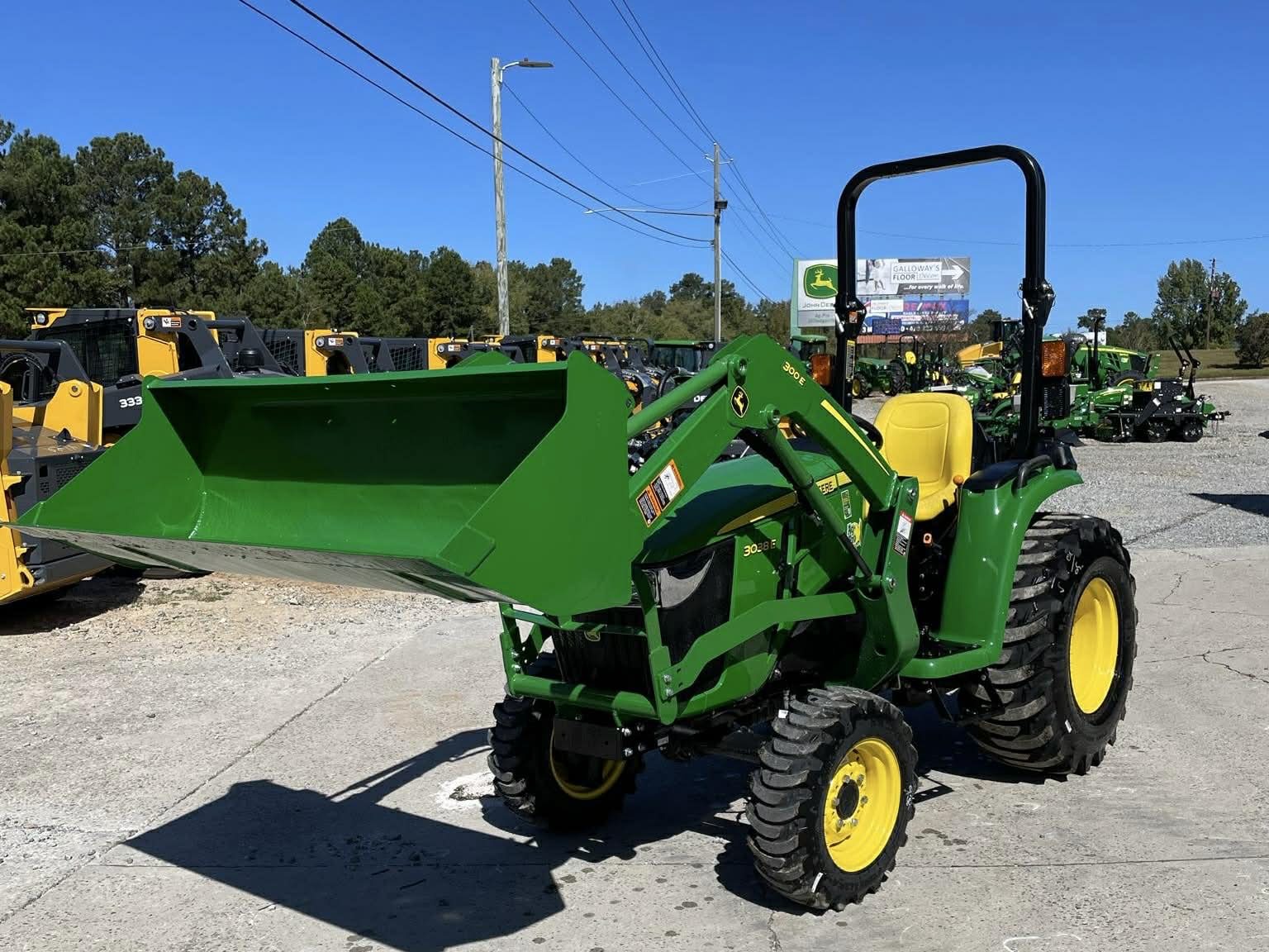 2025 John Deere 3038E Image 2