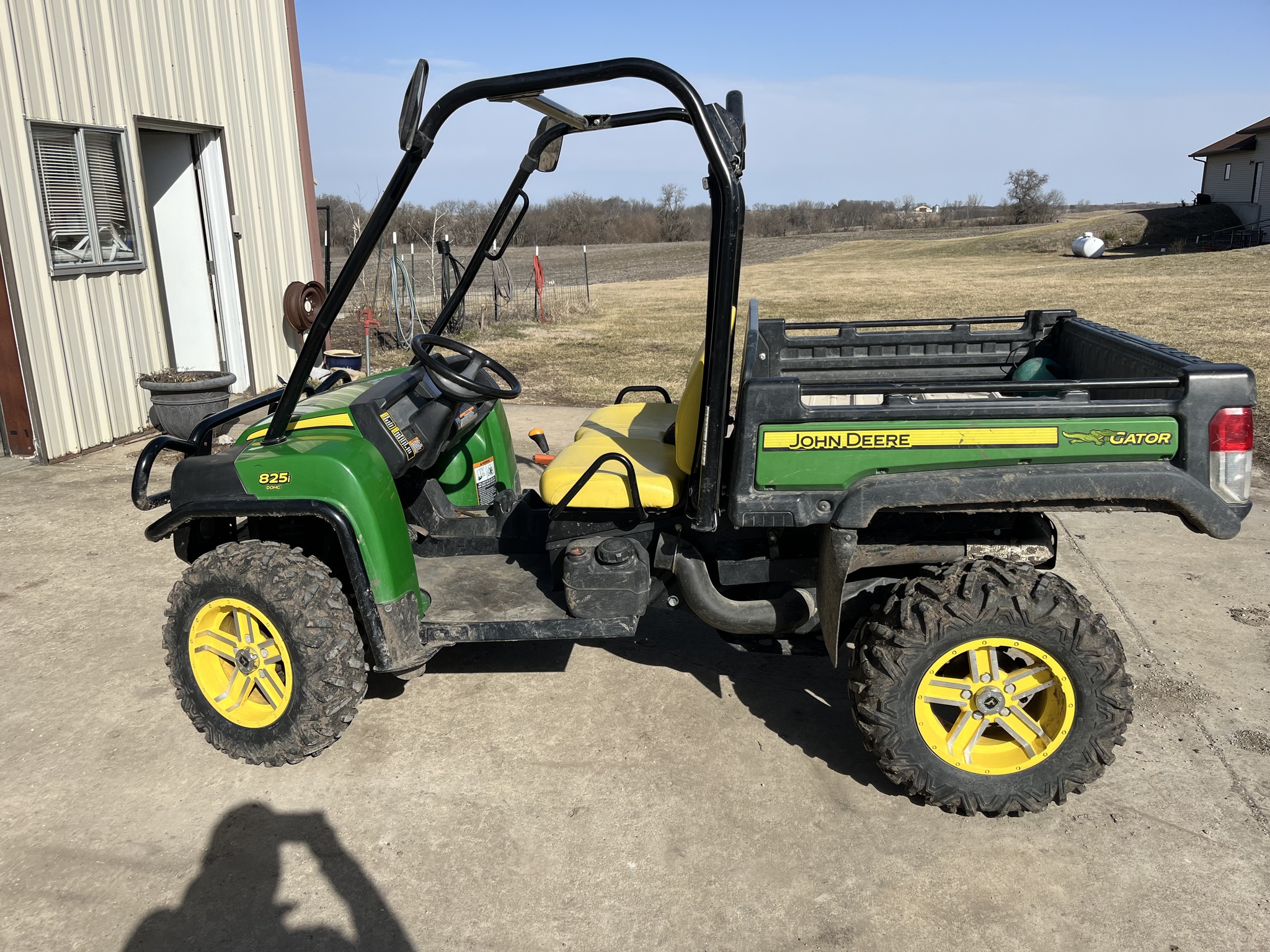  2011 John Deere XUV 825I GREEN at Heritage Tractor in Atchison, KS