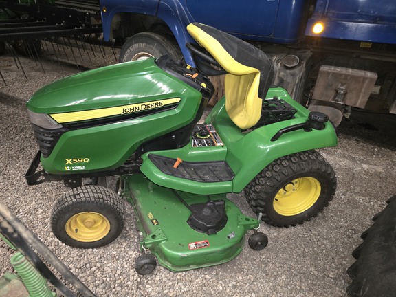2025 John Deere X590 - Photo2