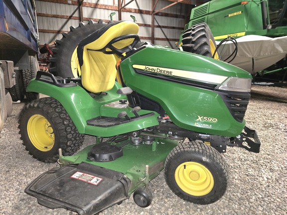 2025 John Deere X590 - Photo9