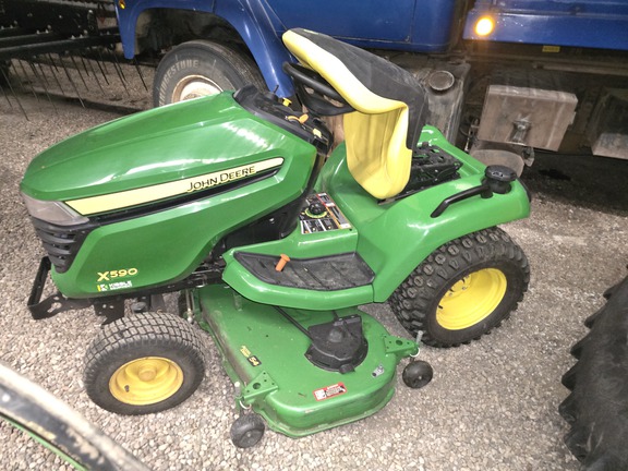 2025 John Deere X590 - Photo8