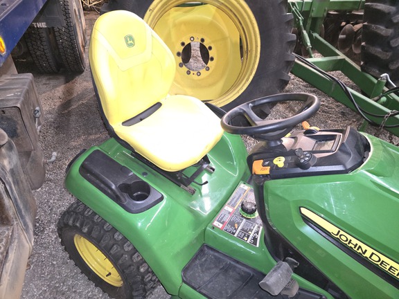 2025 John Deere X590 - Photo3