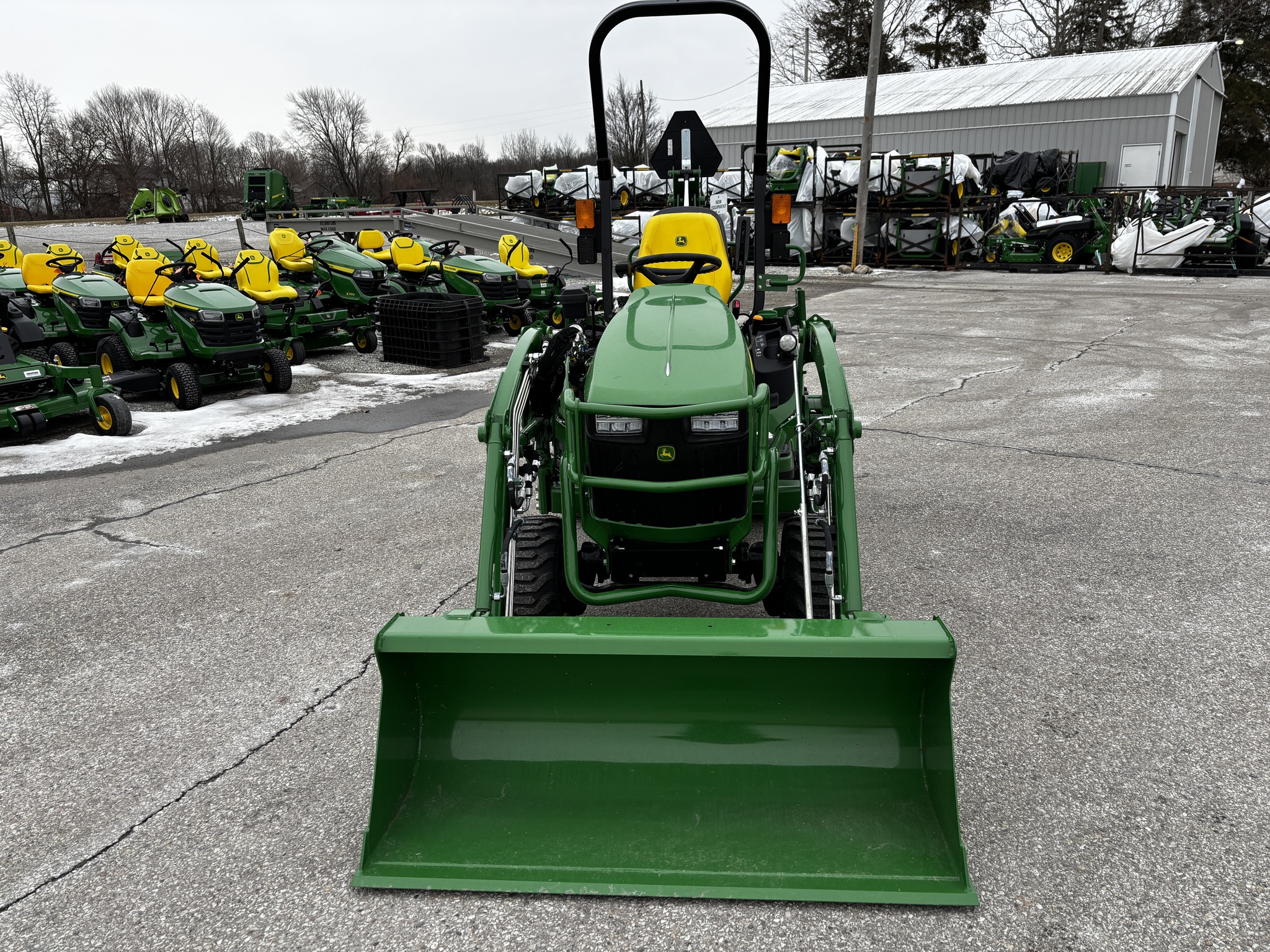 New In-Stock 2024 John Deere 1025R Compact Utility Tractors at Koenig Equipment in Richmond, IN - PhotoXL2