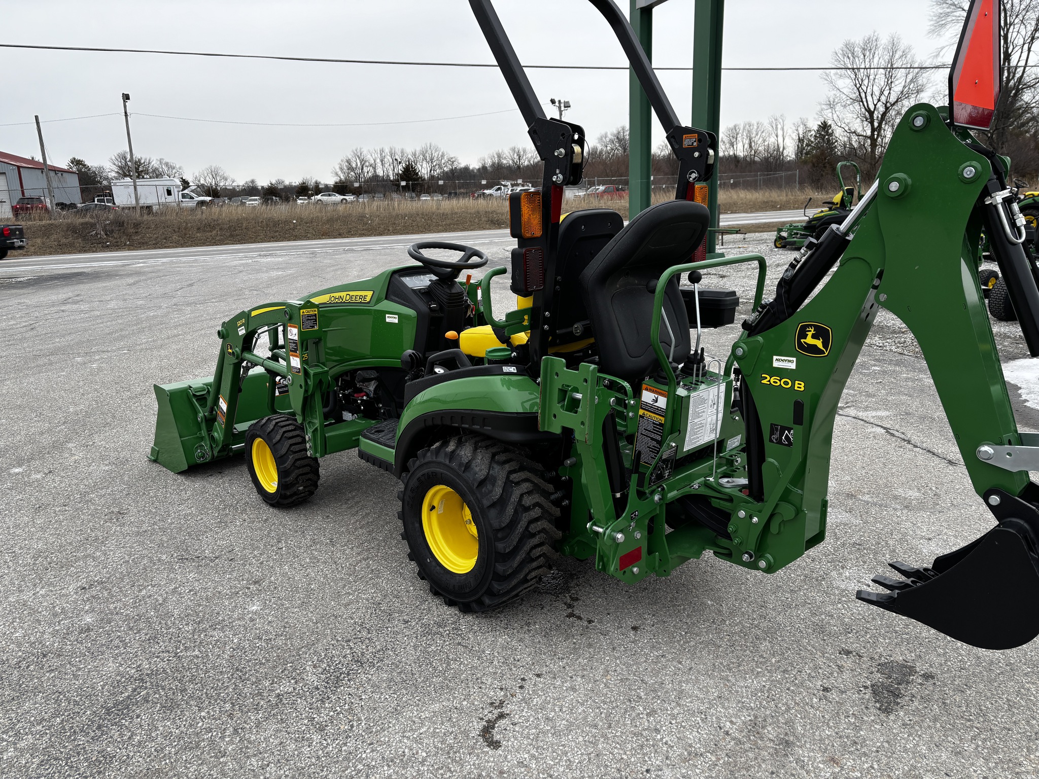New In-Stock 2024 John Deere 1025R Compact Utility Tractors at Koenig Equipment in Richmond, IN - PhotoXL4