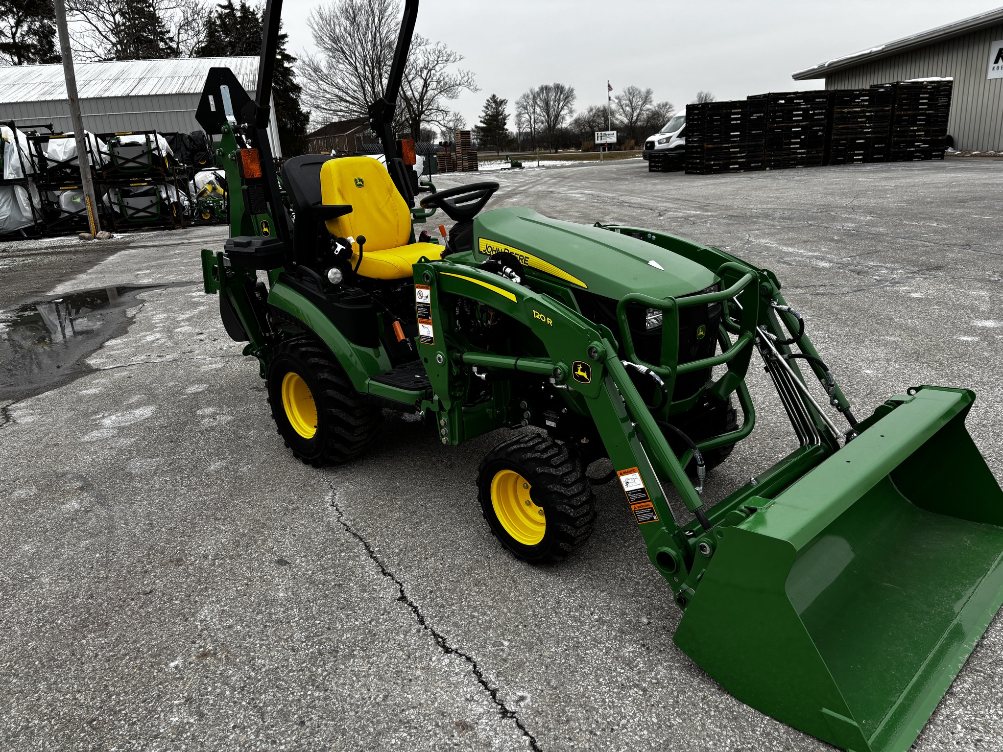 New In-Stock 2024 John Deere 1025R Compact Utility Tractors at Koenig Equipment in Richmond, IN - PhotoXL7