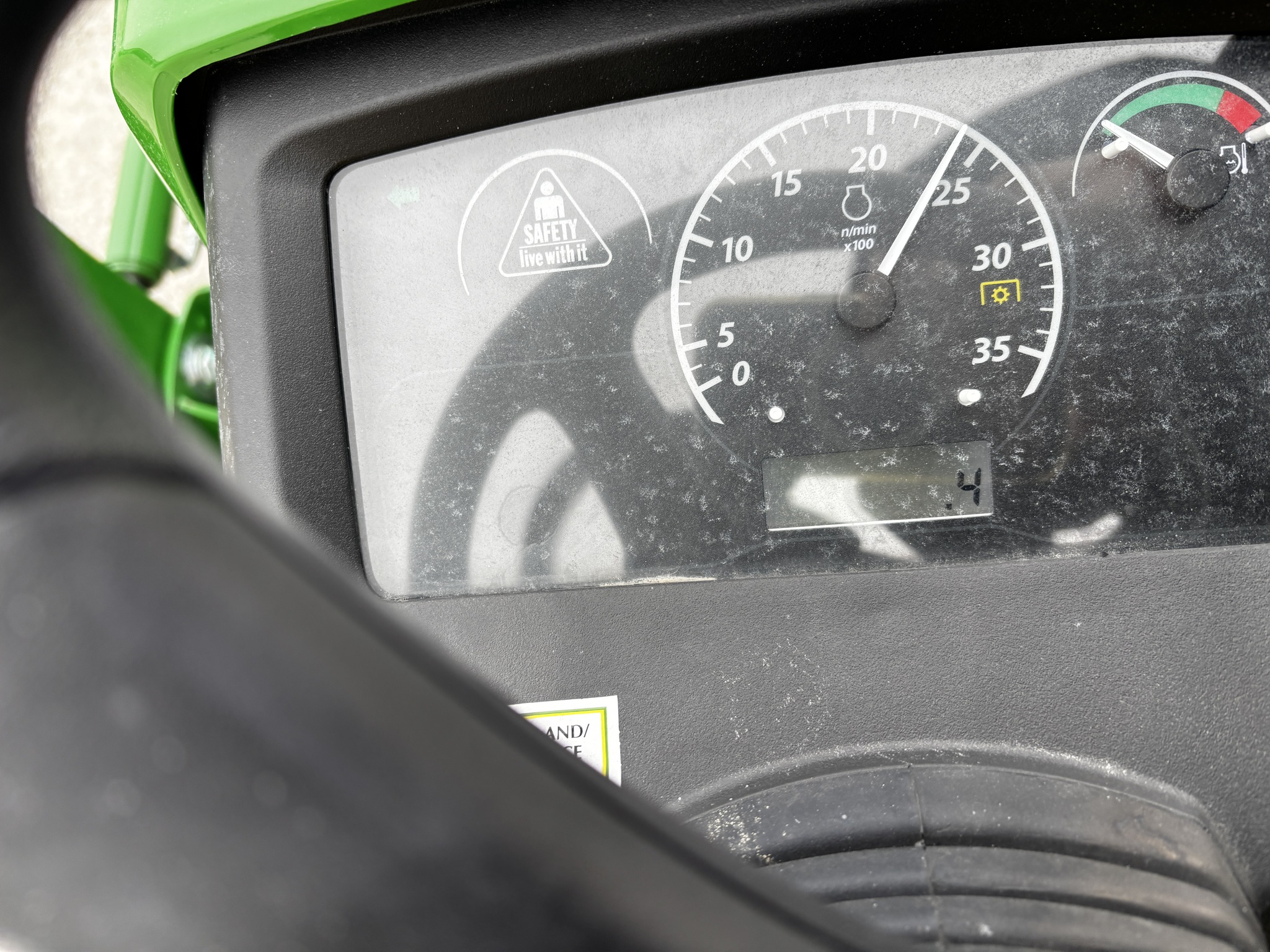 New In-Stock 2024 John Deere 1025R Compact Utility Tractors at Koenig Equipment in Richmond, IN - PhotoXL9