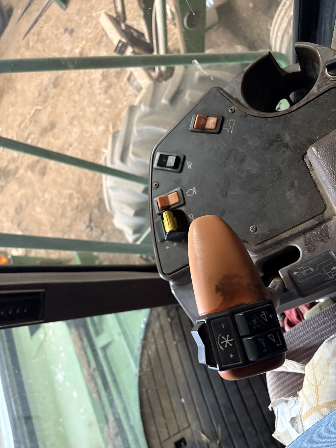 2002 John Deere 4990 Image 2