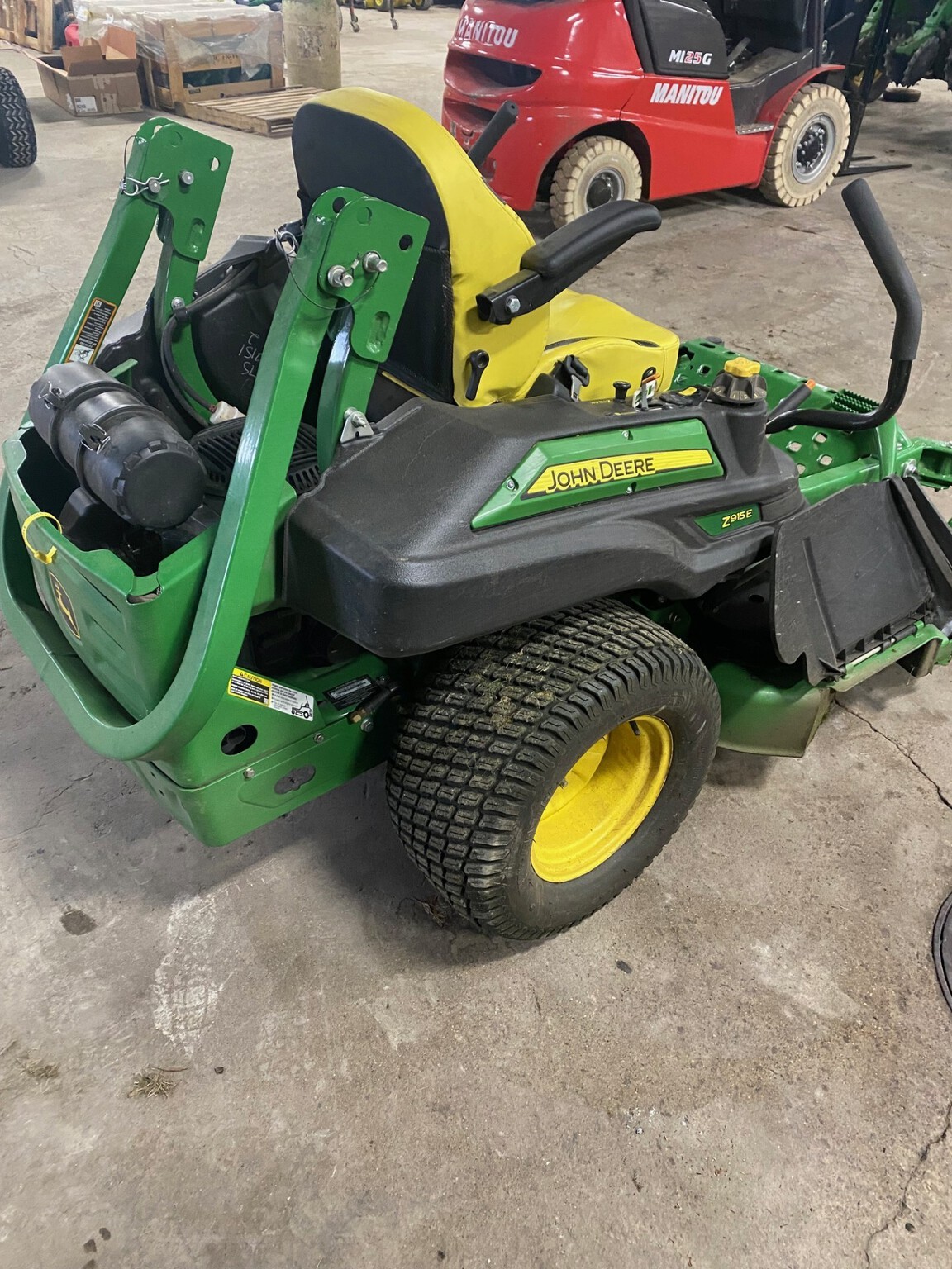 2018 John Deere Z915E Image 3