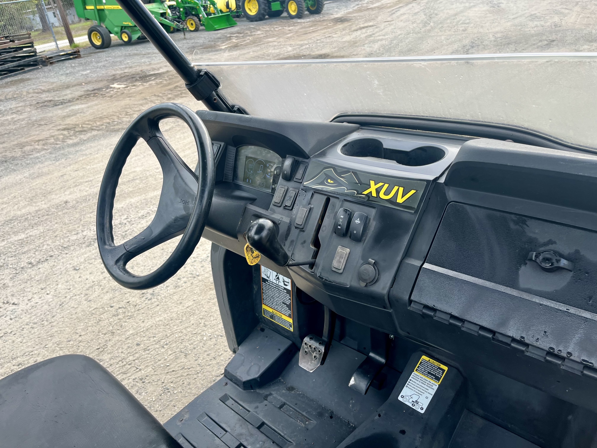2020 John Deere 590M Image 6