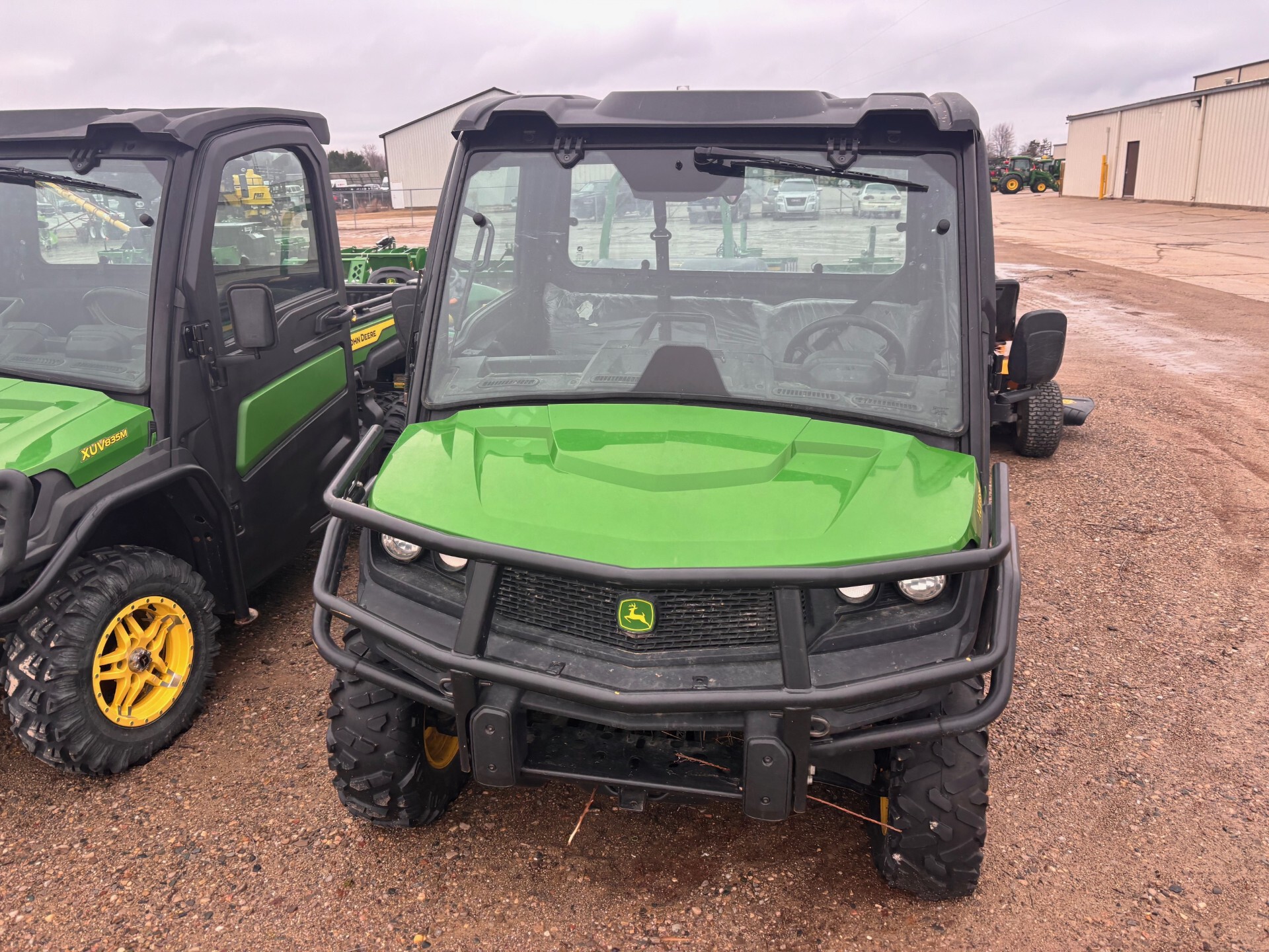 2023 John Deere XUV835M HVAC Cab Image 5