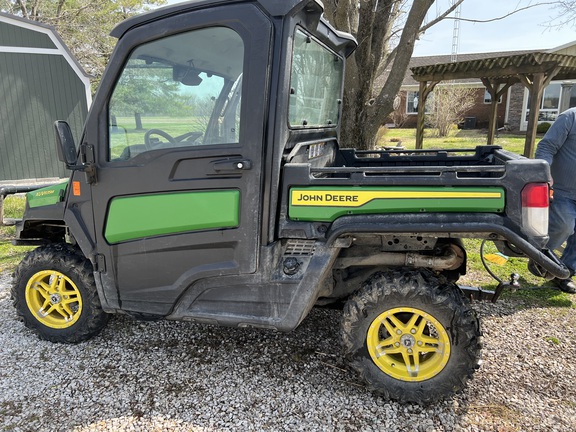 Photo of 2022 John Deere XUV 835M