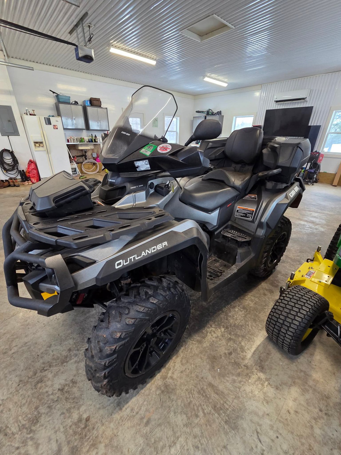 2017 Can-Am Outlander MAX XT 1000 Image 2