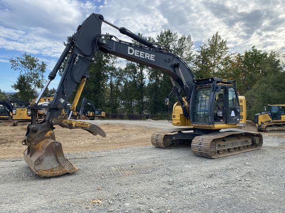 Photo of 2018 John Deere 245G LC