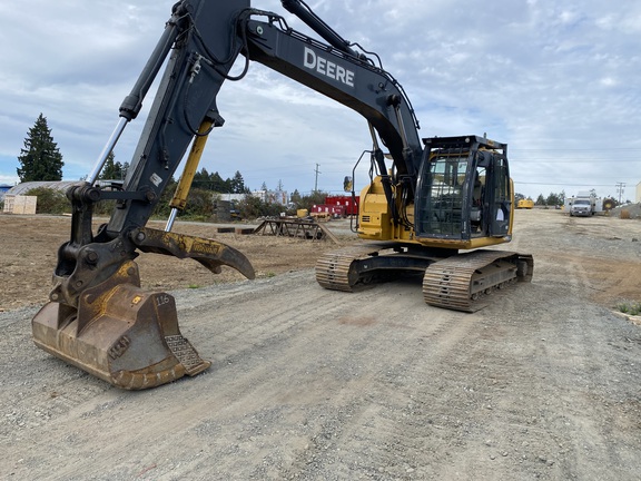 2018 John Deere 245G LC