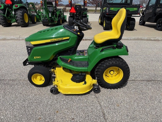 2019 John Deere X590 Image 4