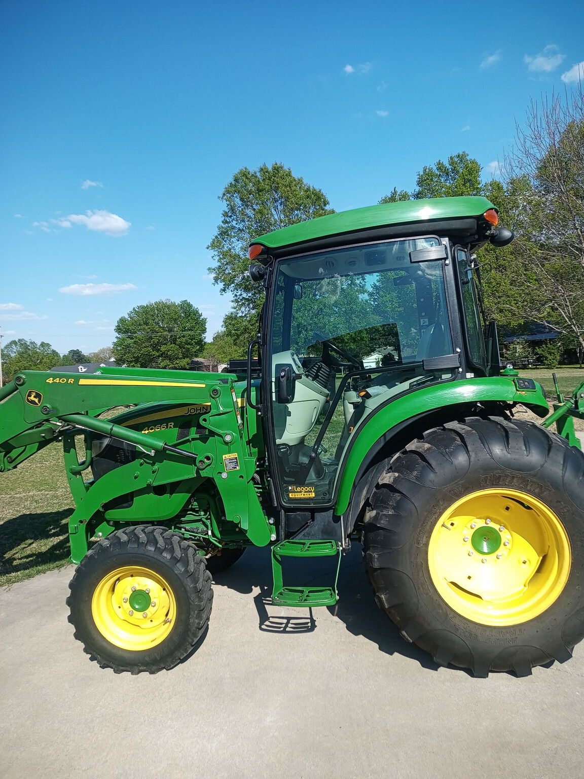  2019 John Deere 4066R at Heritage Tractor in Harrison, AR