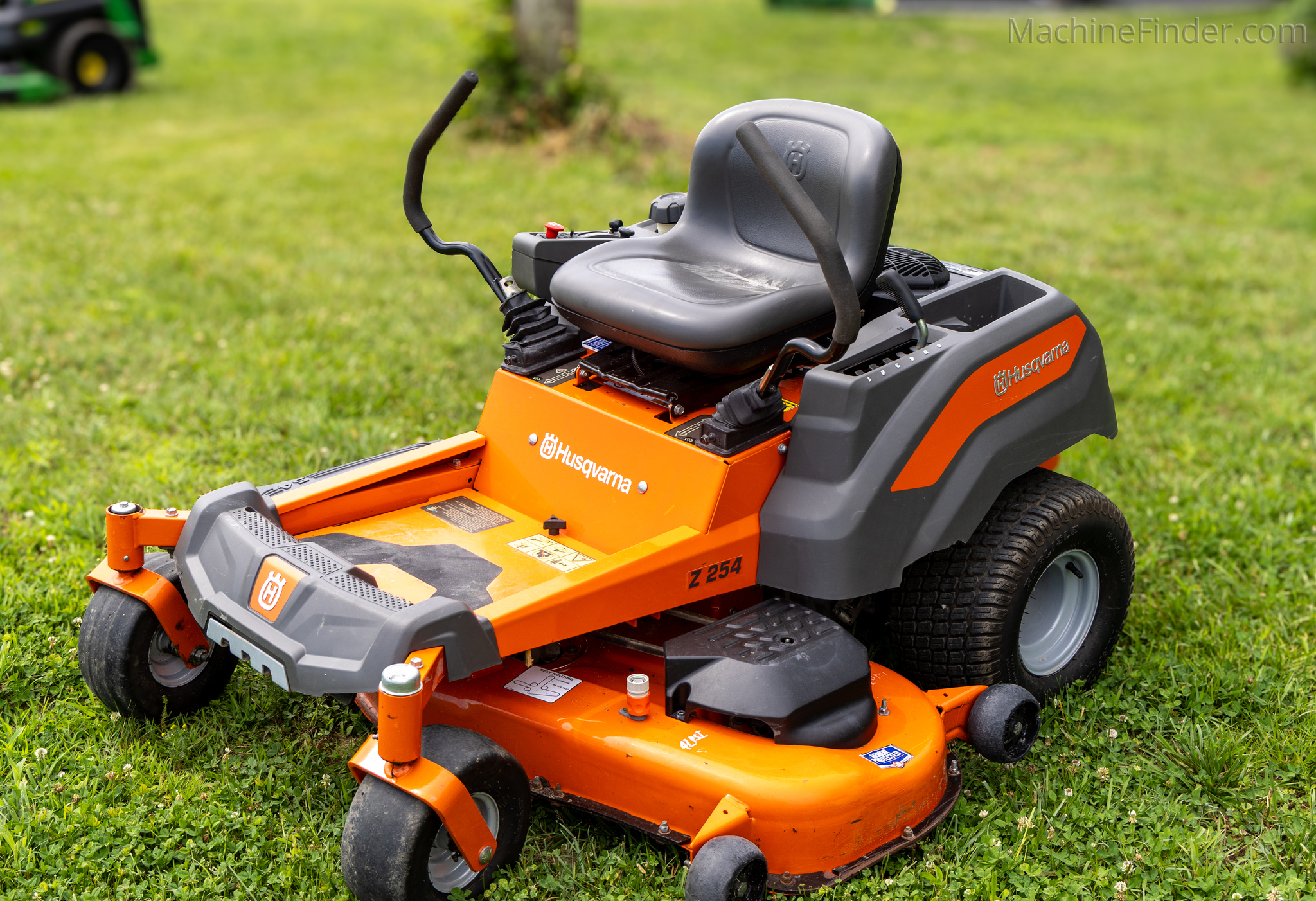 2019 Husqvarna Z254 | Zero-Turn Mowers | MachineFinder