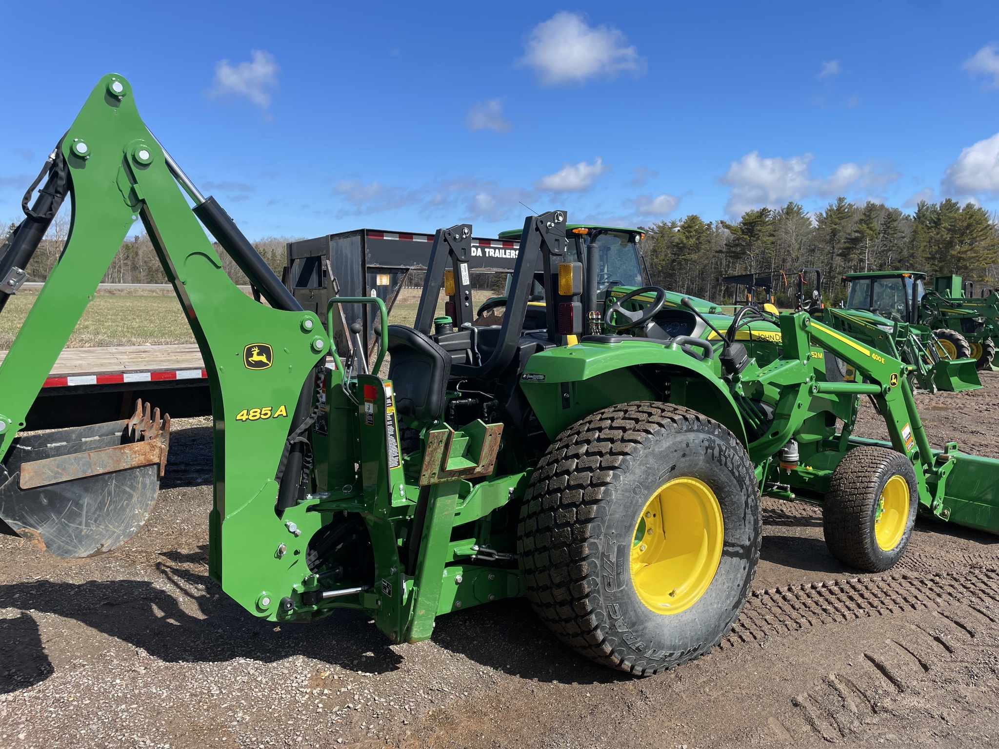 2023 John Deere 4052M Image 3